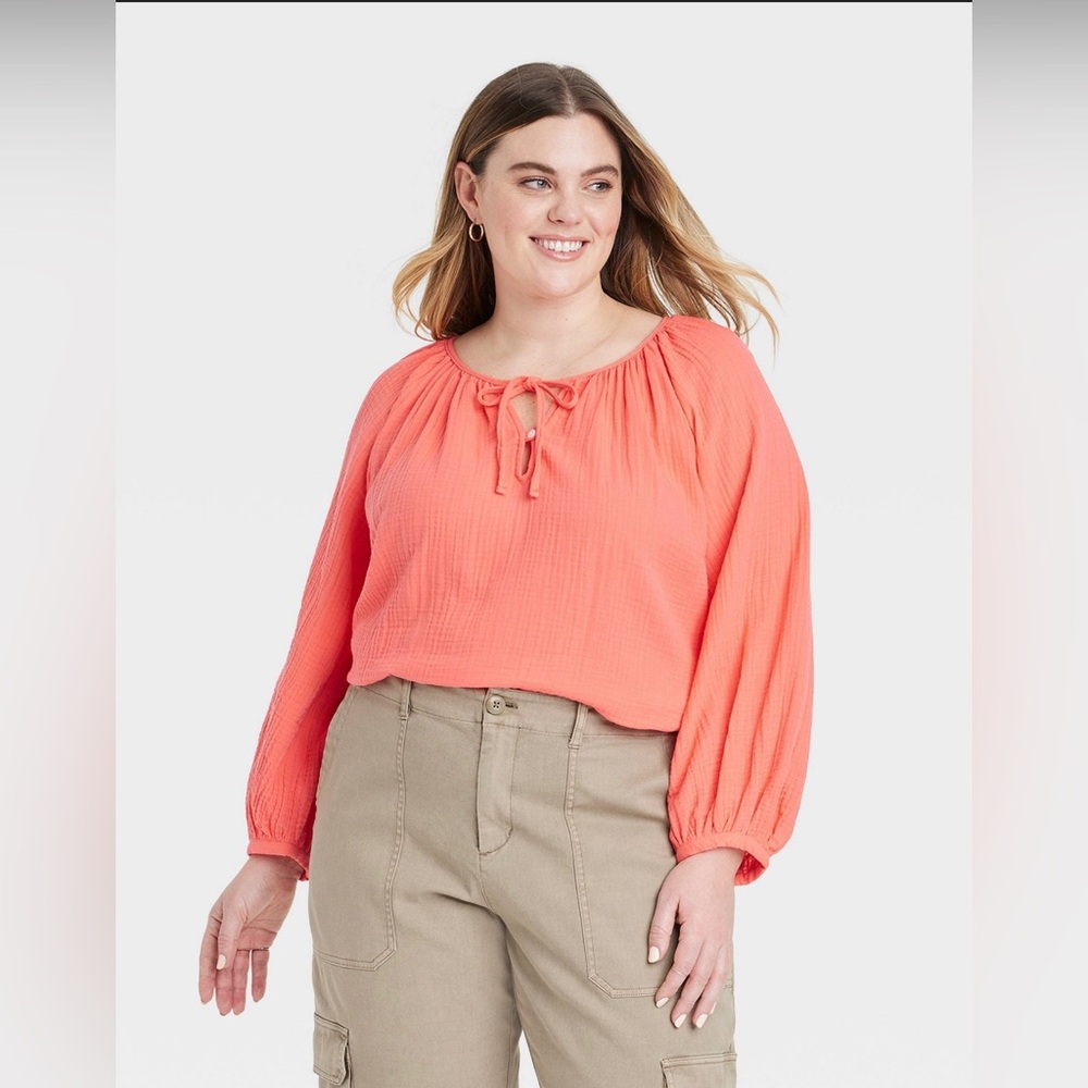 Women’s balloon sleeve blouse